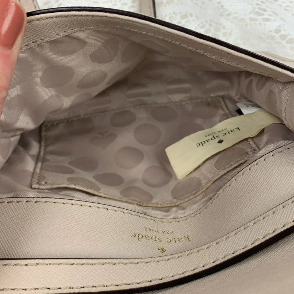 Kate Spade Creme Saffiano Leather Crossbody Bag Gold chain strap Flap snap close - Picture 9 of 15